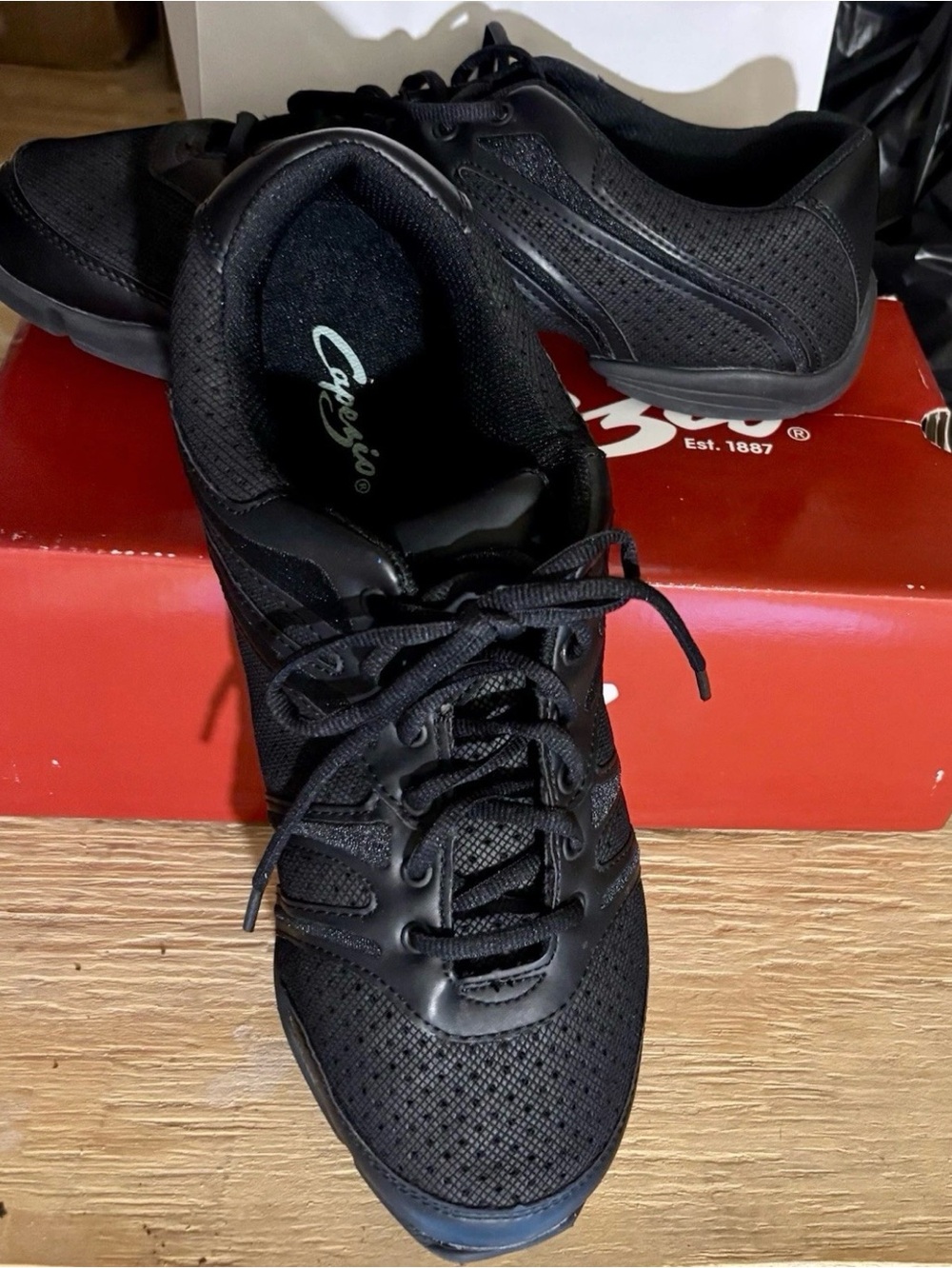 Capezio Men's Black Lightweight Practice Dance Sneaker, US Size 13 UK 11.5